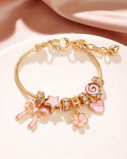 Charm Armband mit Anhängern – Goldenes Damen Armband mit Herz & Blumen