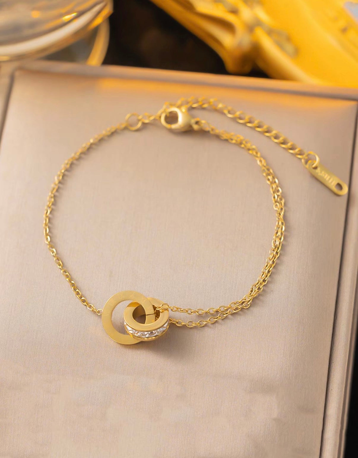 Elegantes Gold-Schmuckset – Halskette, Armband & Ohrringe
