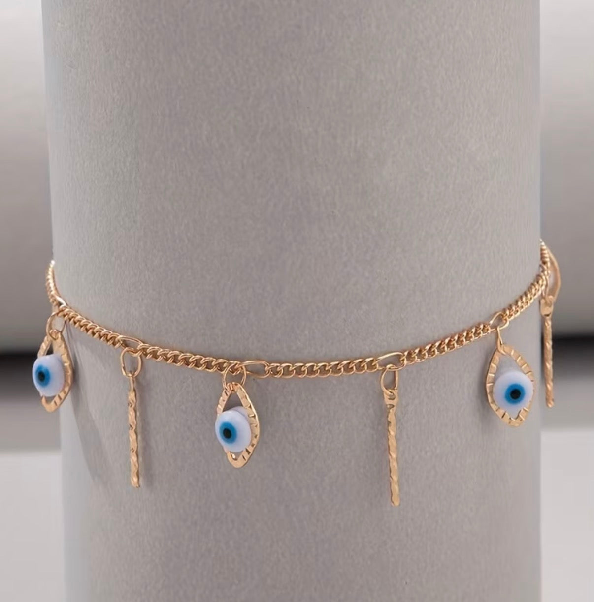 Goldenes Fußkettchen mit Nazar Auge – Eleganter Schutz & Style