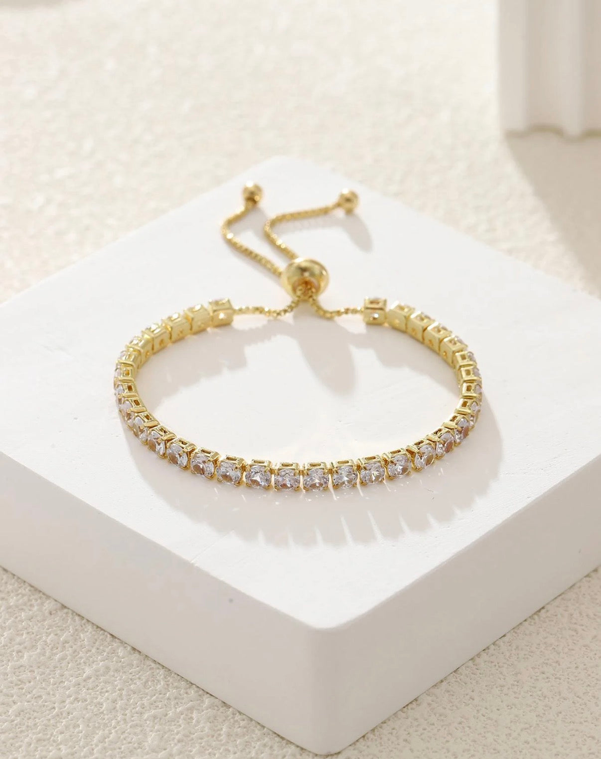 Elegantes Tennisarmband mit Zirkonia – Verstellbar (Gold / Silber)