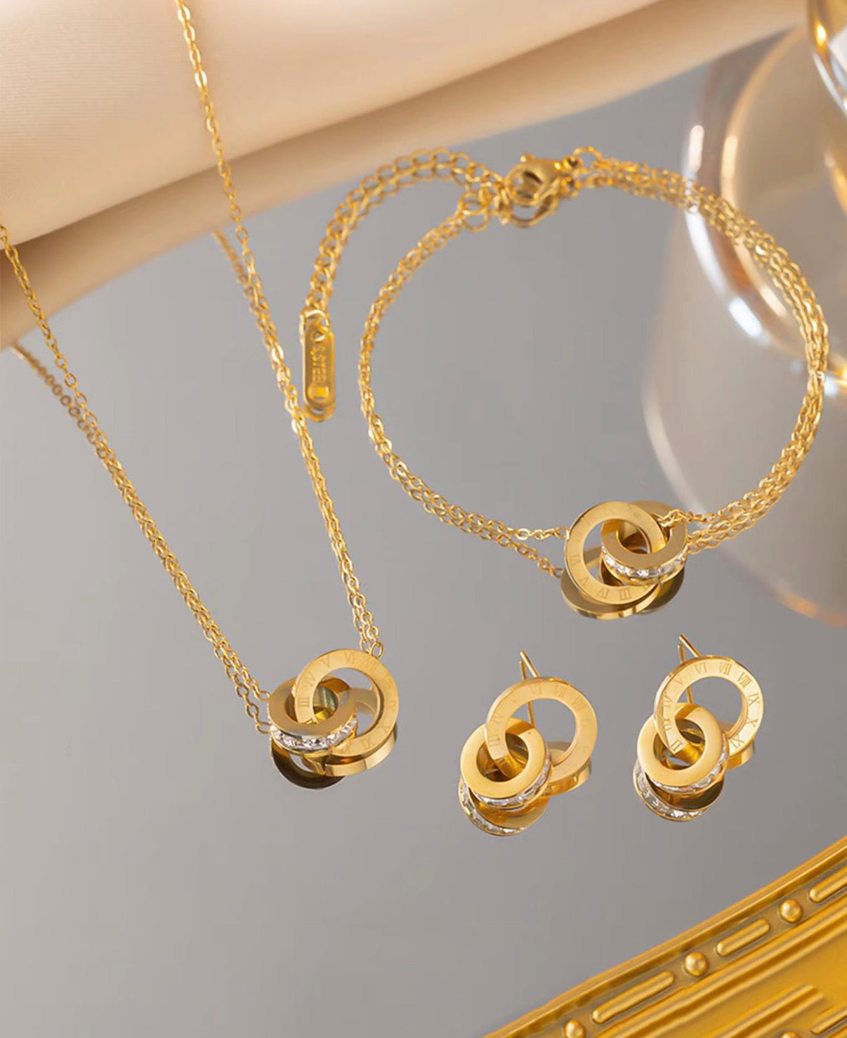 Elegantes Gold-Schmuckset – Halskette, Armband & Ohrringe